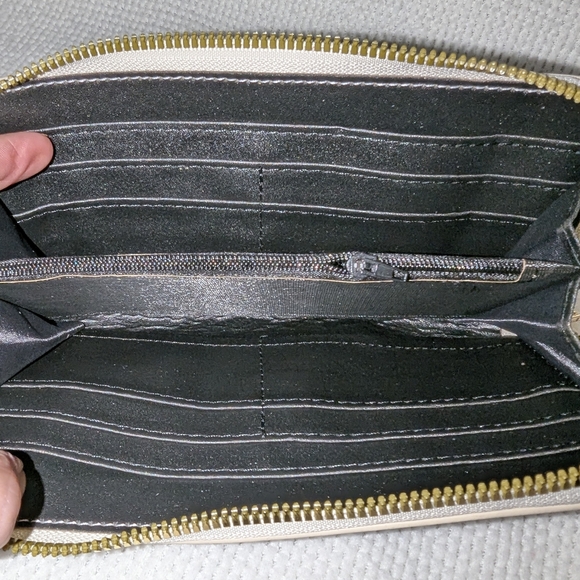 Disney Stitch White and Blue Wallet - Picture 3 of 5